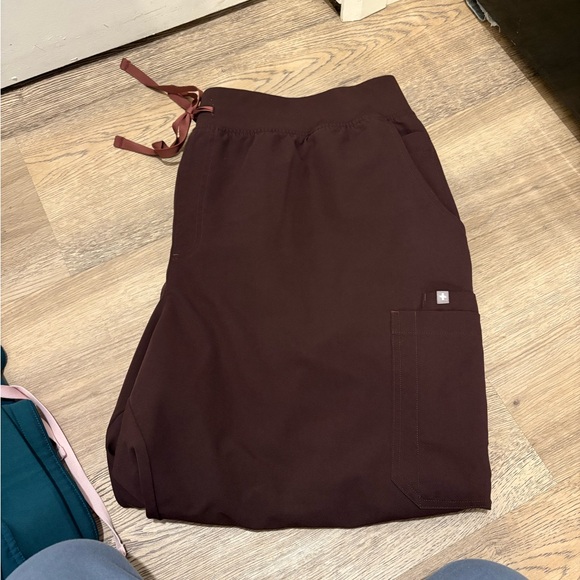 Figs Scrub Set - Picture 1 of 11